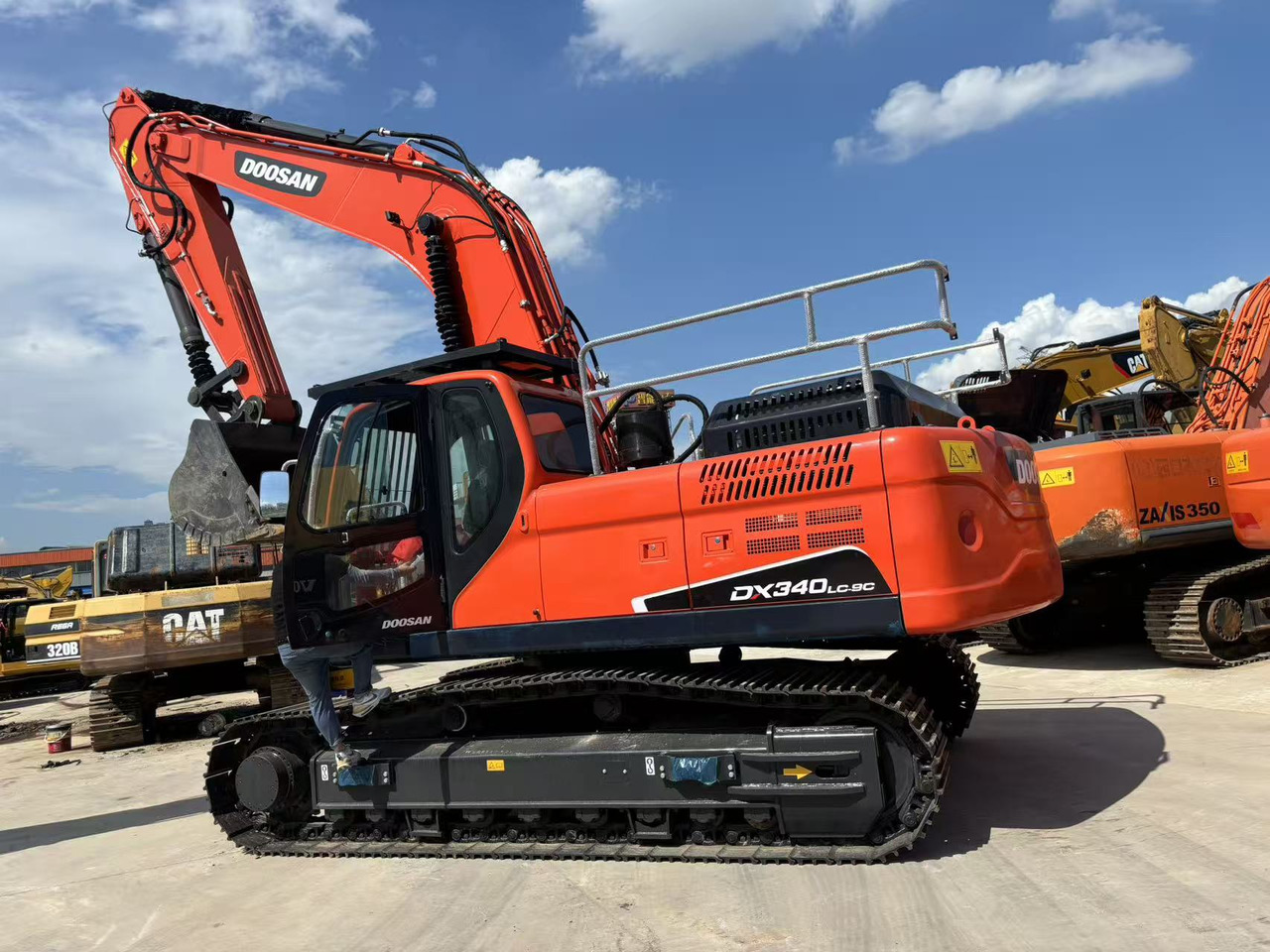 DOOSAN DX340LC-9C - Bager goseničar: slika 1 DOOSAN DX340LC-9C - Bager goseničar: slika 1