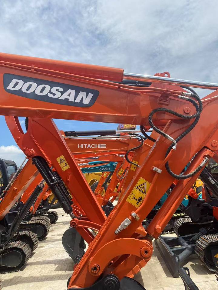 Doosan DH55 - Mini bager: slika 3 Doosan DH55 - Mini bager: slika 3