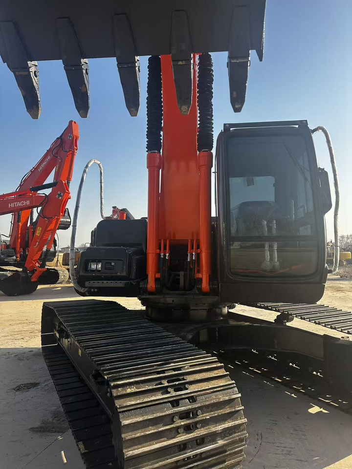 HITACHI ZX210 - Bager: slika 5 HITACHI ZX210 - Bager: slika 5