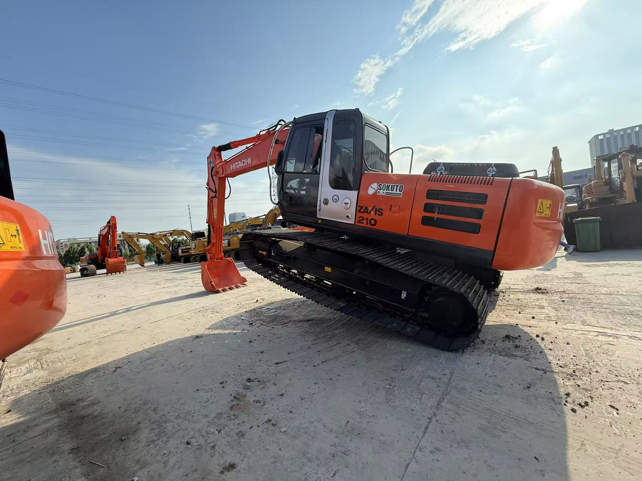 HITACHI ZX210 - Bager goseničar: slika 1 HITACHI ZX210 - Bager goseničar: slika 1
