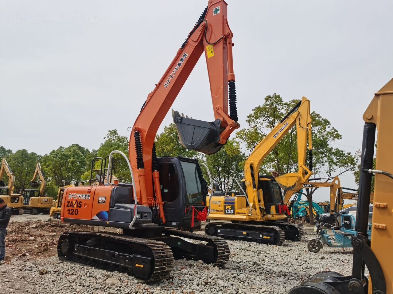 Hitachi ZX120 - Bager goseničar: slika 3 Hitachi ZX120 - Bager goseničar: slika 3
