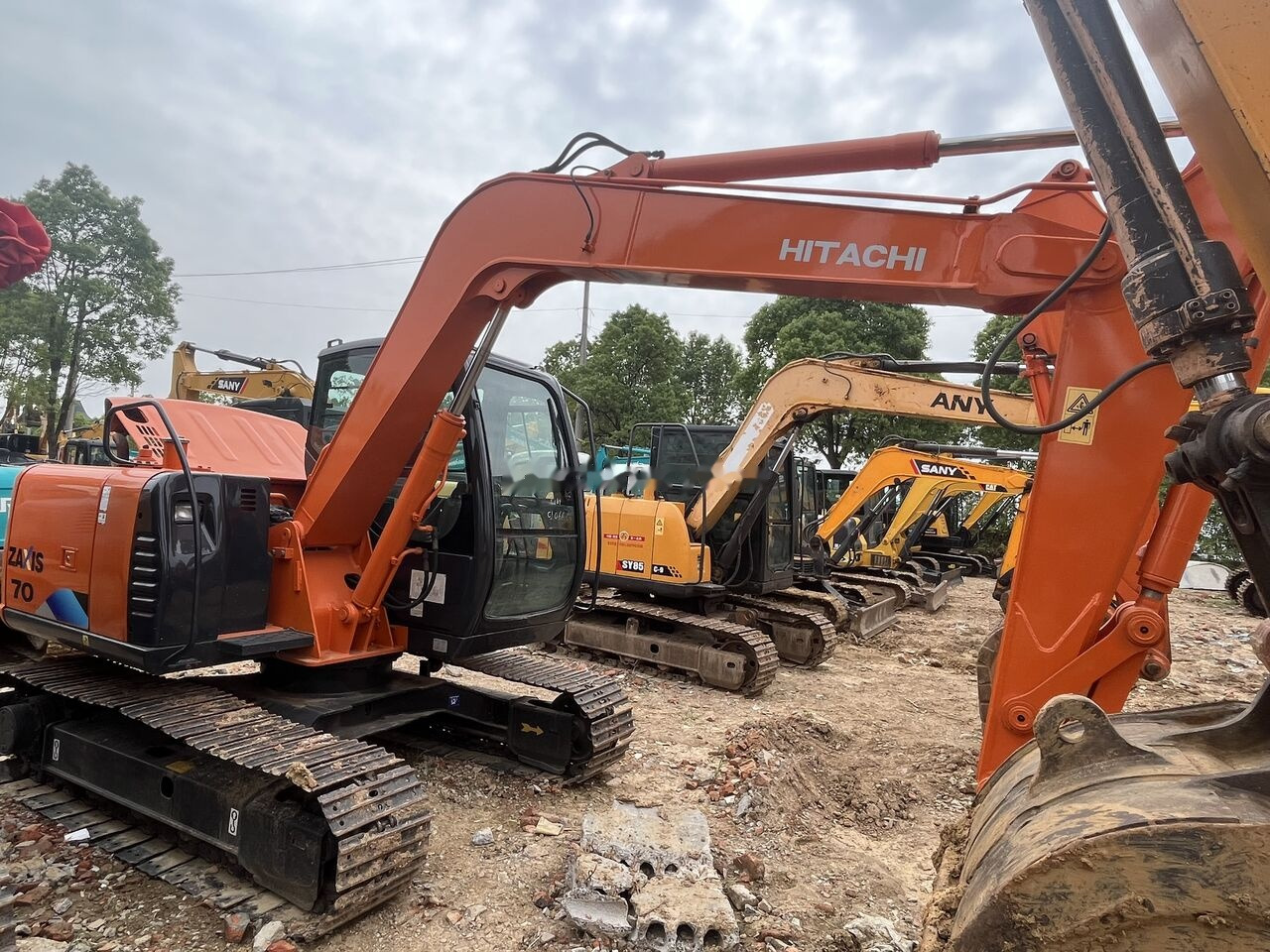 Hitachi ZX70 - Mini bager: slika 1 Hitachi ZX70 - Mini bager: slika 1
