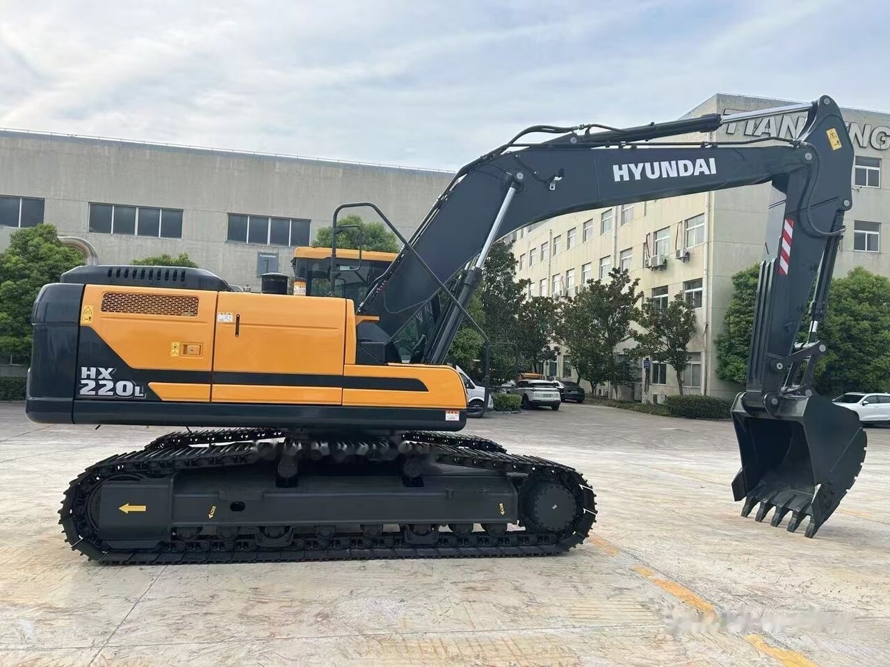 Hyundai HX220 - Bager goseničar: slika 5 Hyundai HX220 - Bager goseničar: slika 5