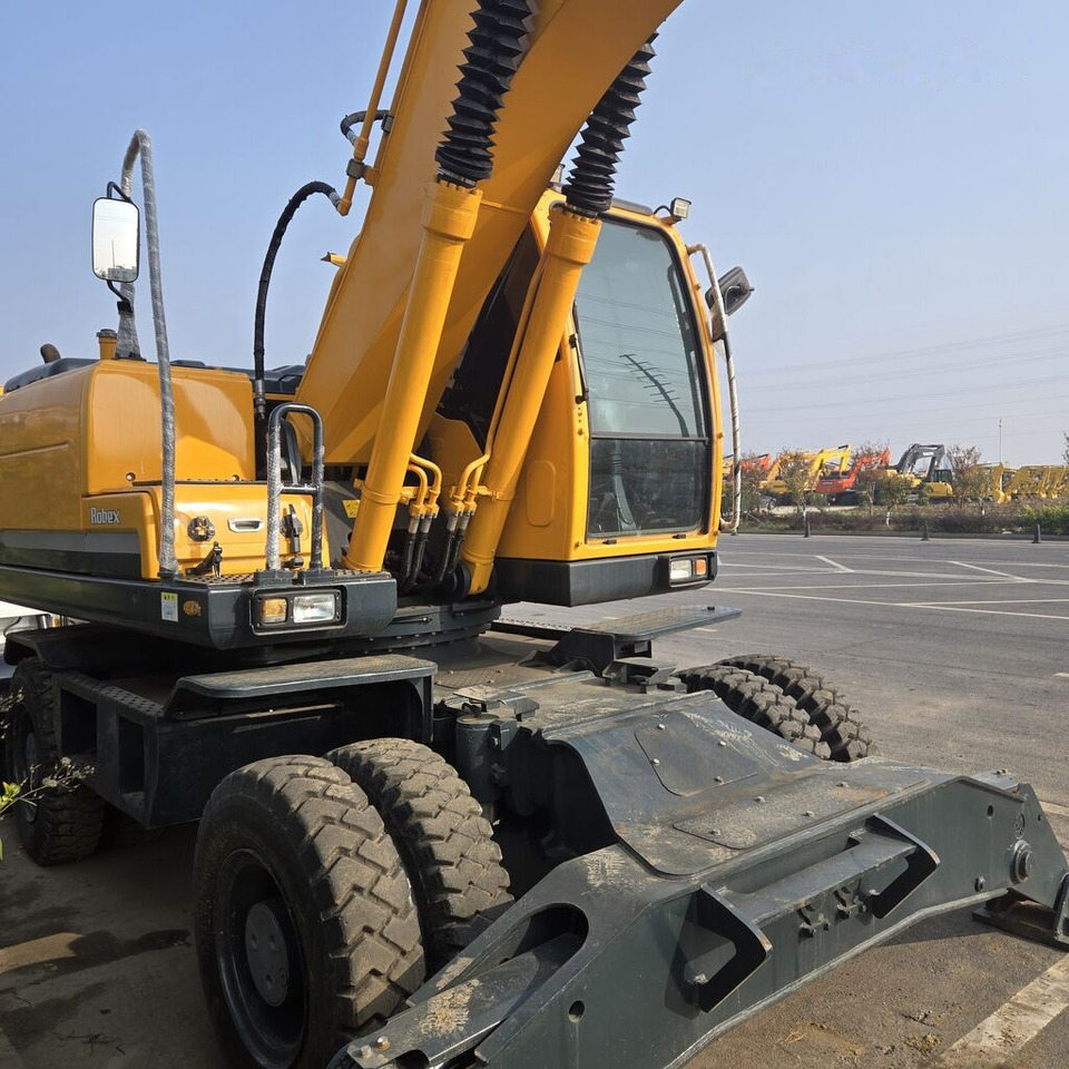 Hyundai R210W-9 - Bager na kolesih: slika 5 Hyundai R210W-9 - Bager na kolesih: slika 5