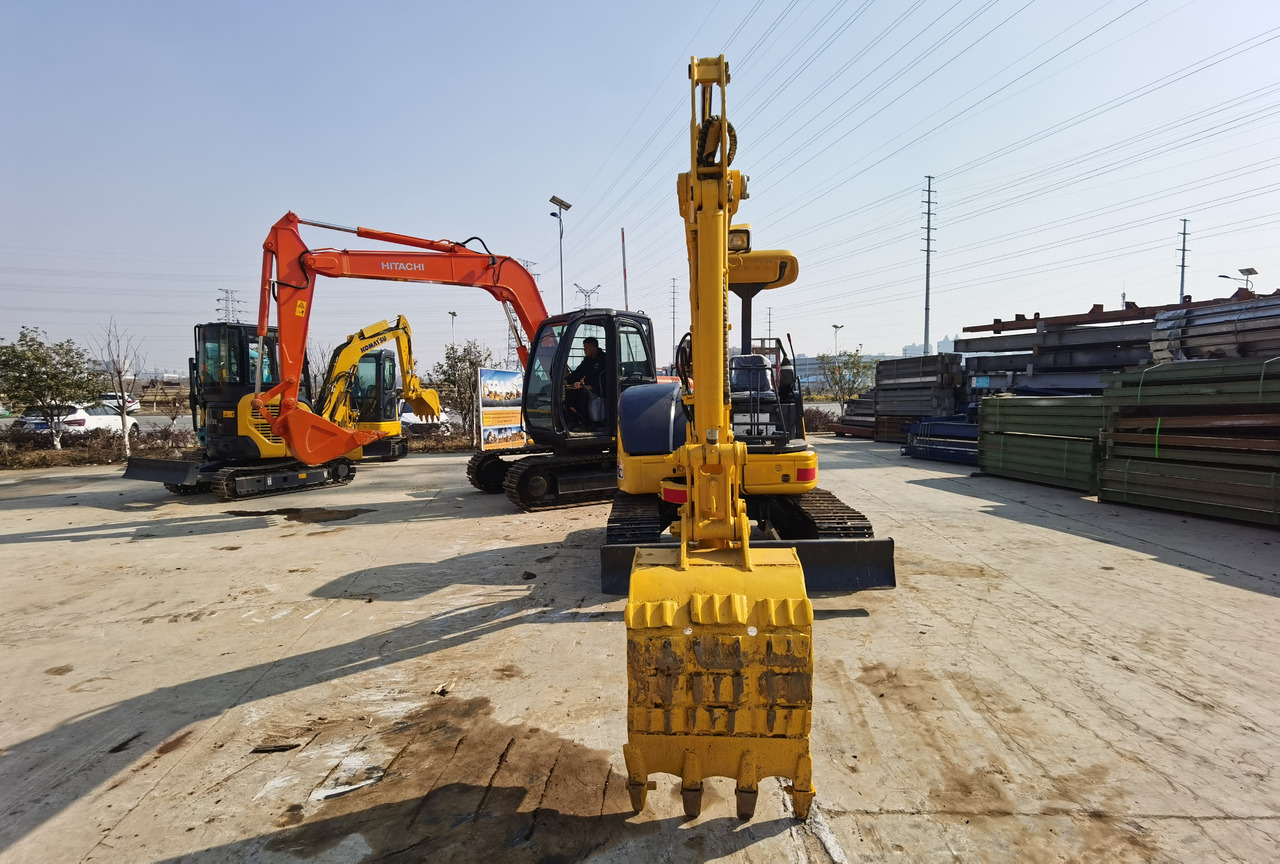 KOMATSU PC40MR - Mini bager: slika 3 KOMATSU PC40MR - Mini bager: slika 3