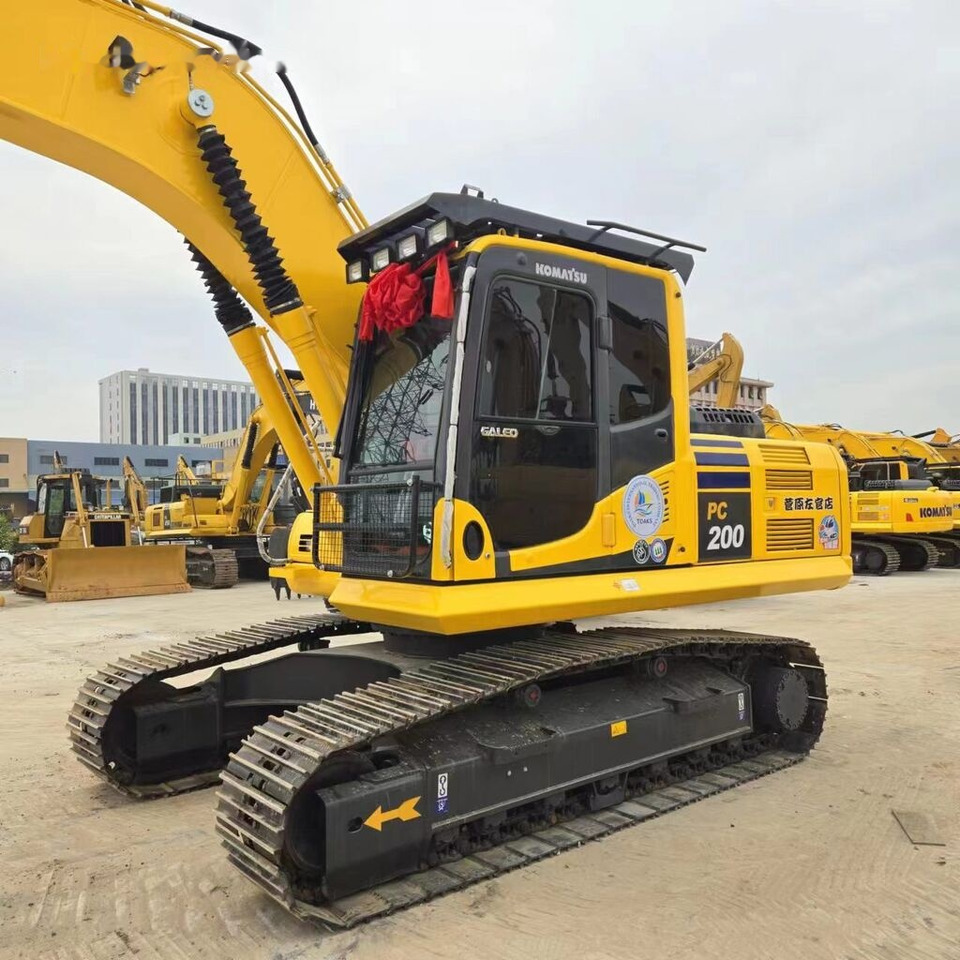 Bager goseničar Komatsu PC200-8: slika 8