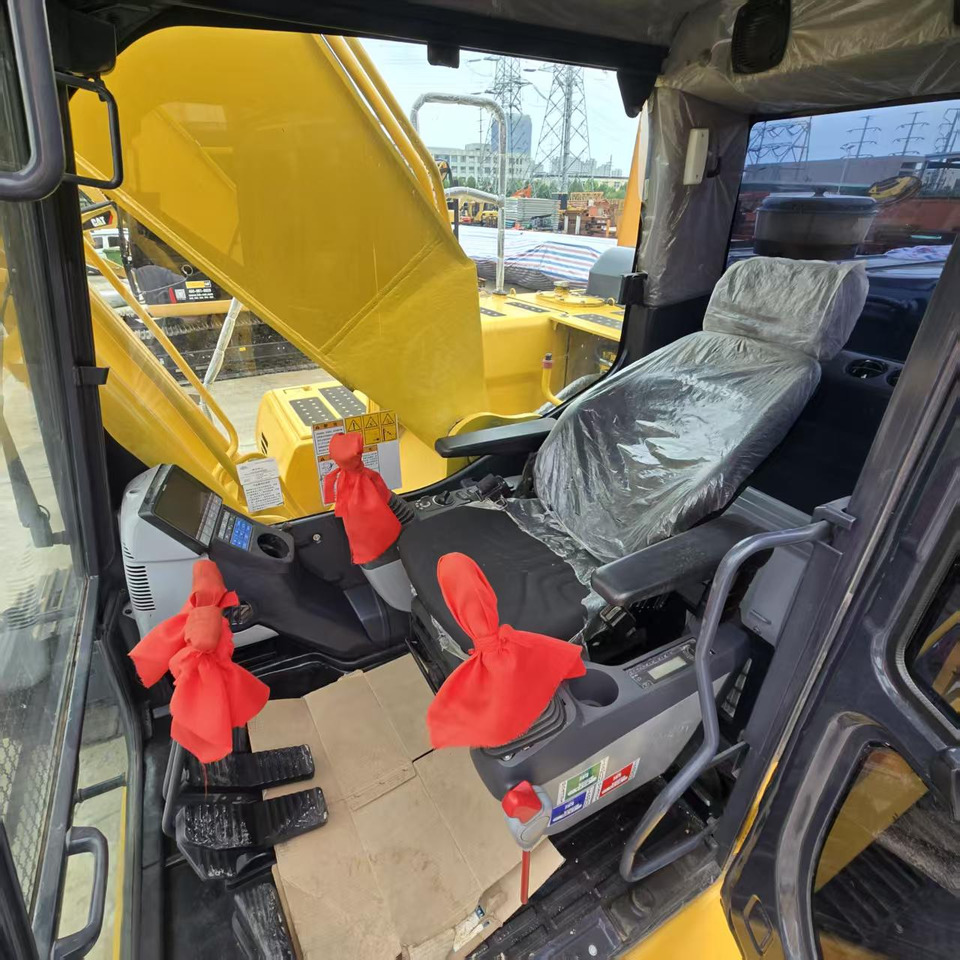 Bager goseničar Komatsu PC220-8: slika 9