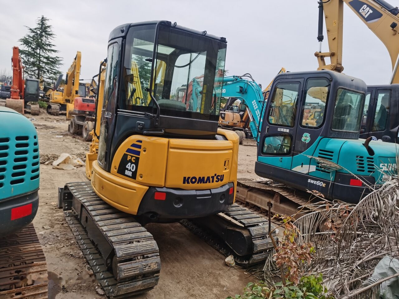 Komatsu PC40 - Mini bager: slika 1 Komatsu PC40 - Mini bager: slika 1