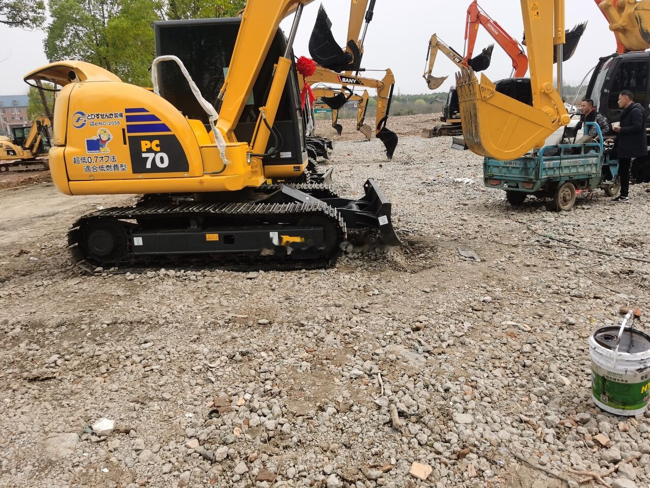 Komatsu PC70-8 - Mini bager: slika 1 Komatsu PC70-8 - Mini bager: slika 1