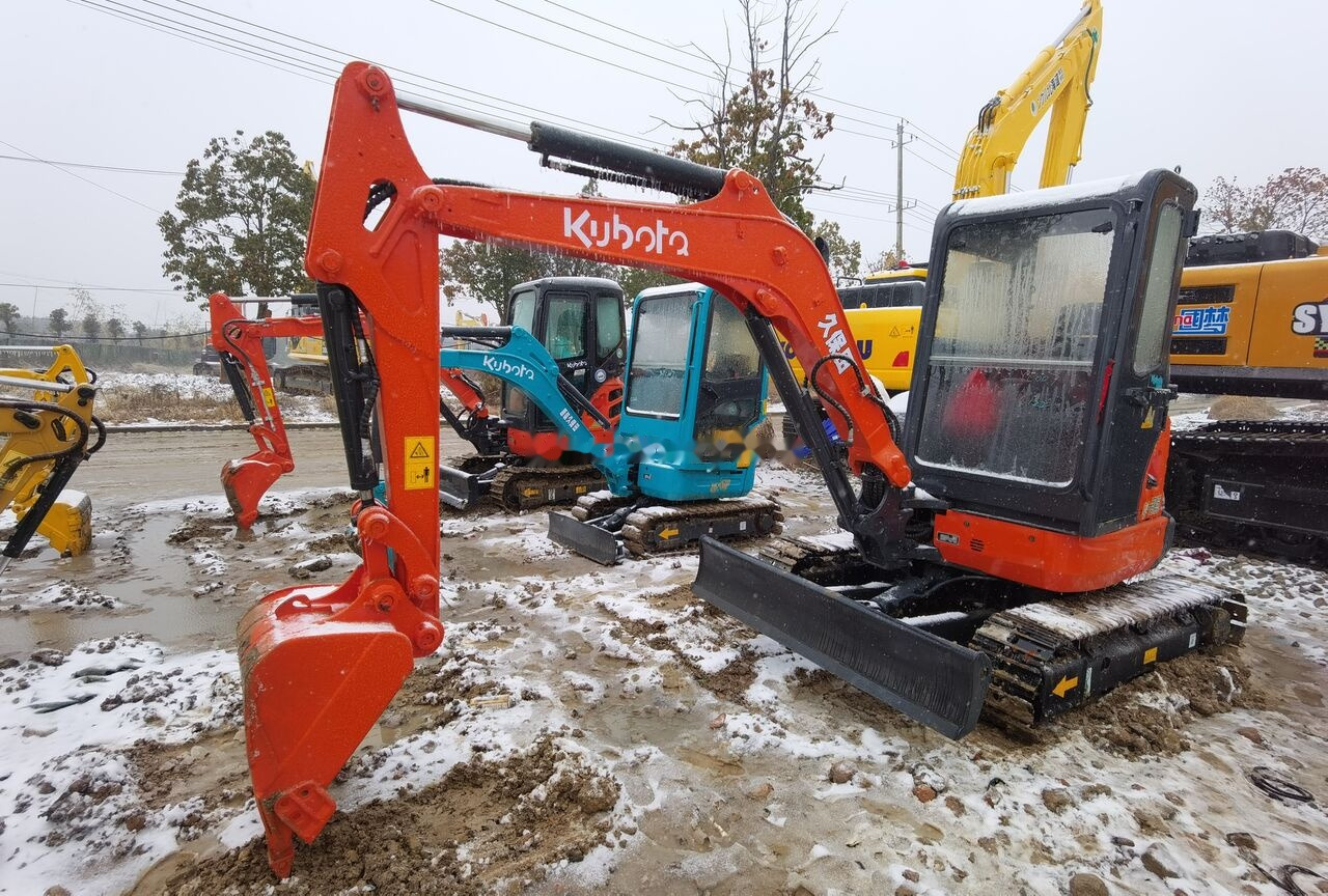 Kubota U35 - Mini bager: slika 1 Kubota U35 - Mini bager: slika 1