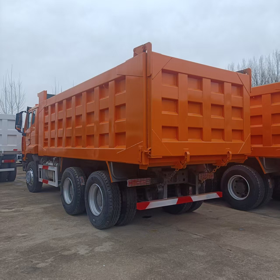 SINOTRUK HOHAN 6x4 - Tovornjak prekucnik: slika 4 SINOTRUK HOHAN 6x4 - Tovornjak prekucnik: slika 4
