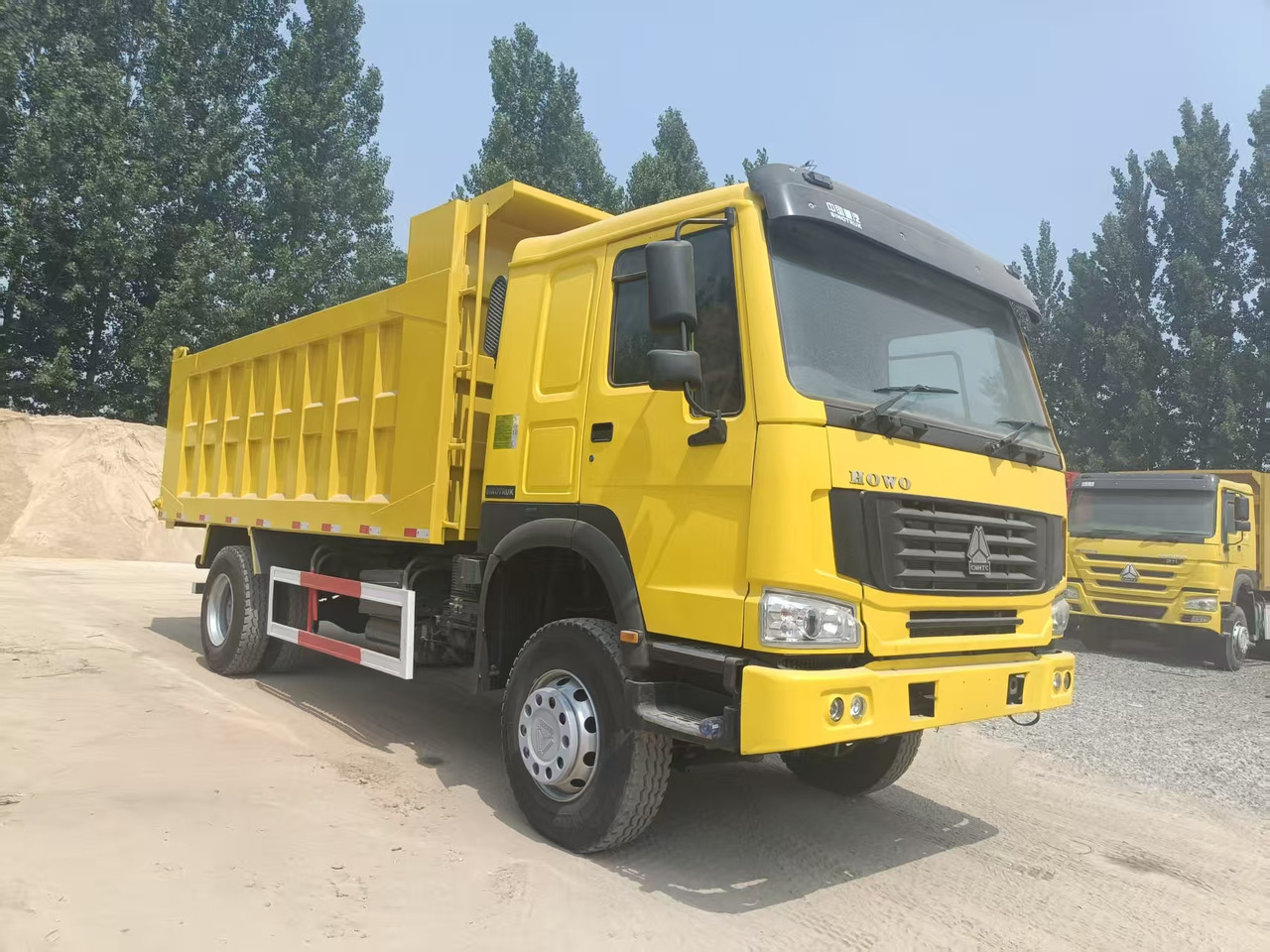 SINOTRUK HOWO 4x2 - Tovornjak prekucnik: slika 1 SINOTRUK HOWO 4x2 - Tovornjak prekucnik: slika 1