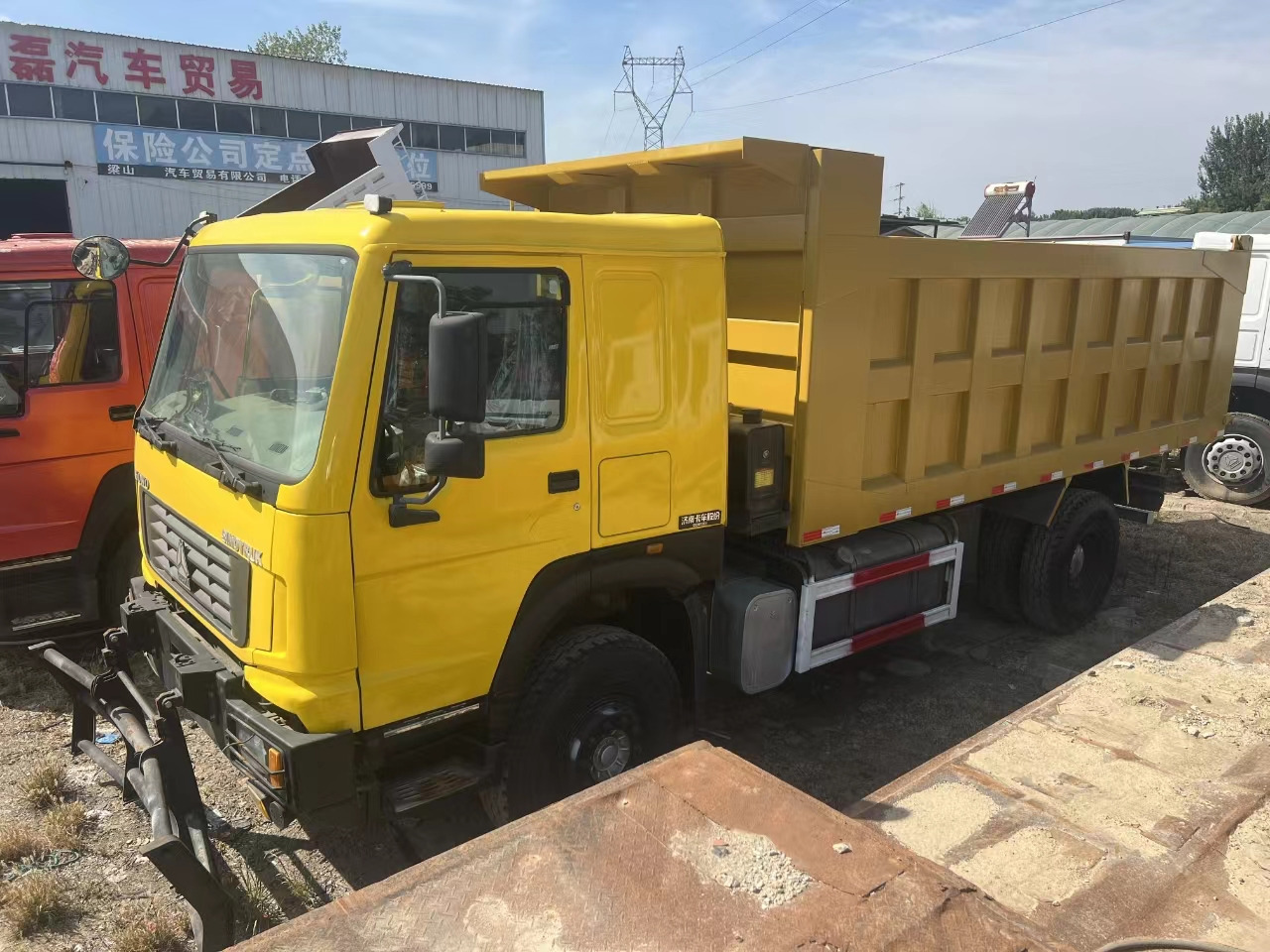SINOTRUK HOWO 4x2 - Tovornjak prekucnik: slika 2 SINOTRUK HOWO 4x2 - Tovornjak prekucnik: slika 2