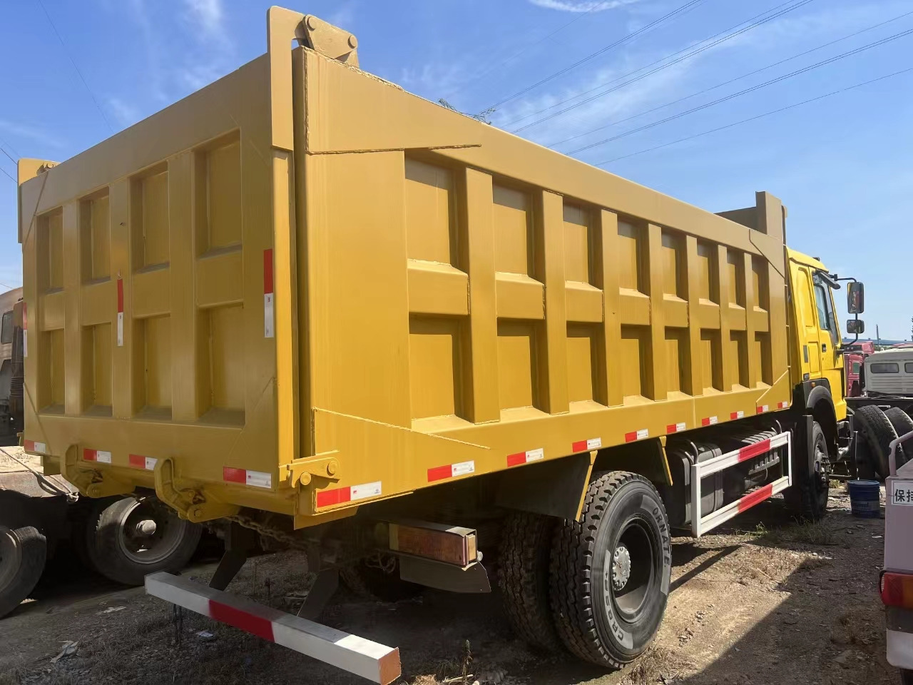 SINOTRUK HOWO 4x2 - Tovornjak prekucnik: slika 3 SINOTRUK HOWO 4x2 - Tovornjak prekucnik: slika 3