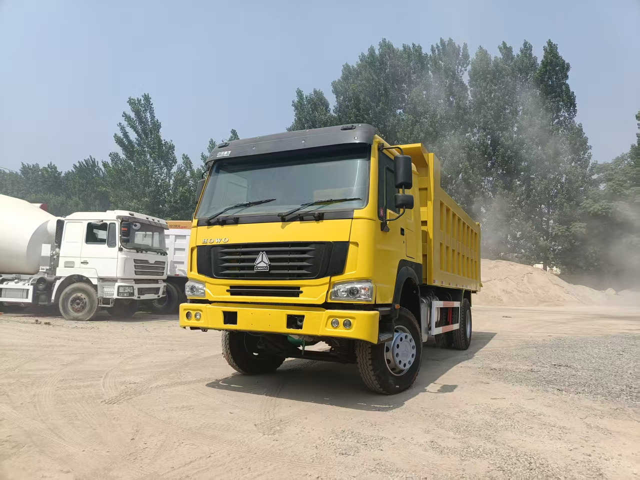 SINOTRUK HOWO 4x2 - Tovornjak prekucnik: slika 3 SINOTRUK HOWO 4x2 - Tovornjak prekucnik: slika 3