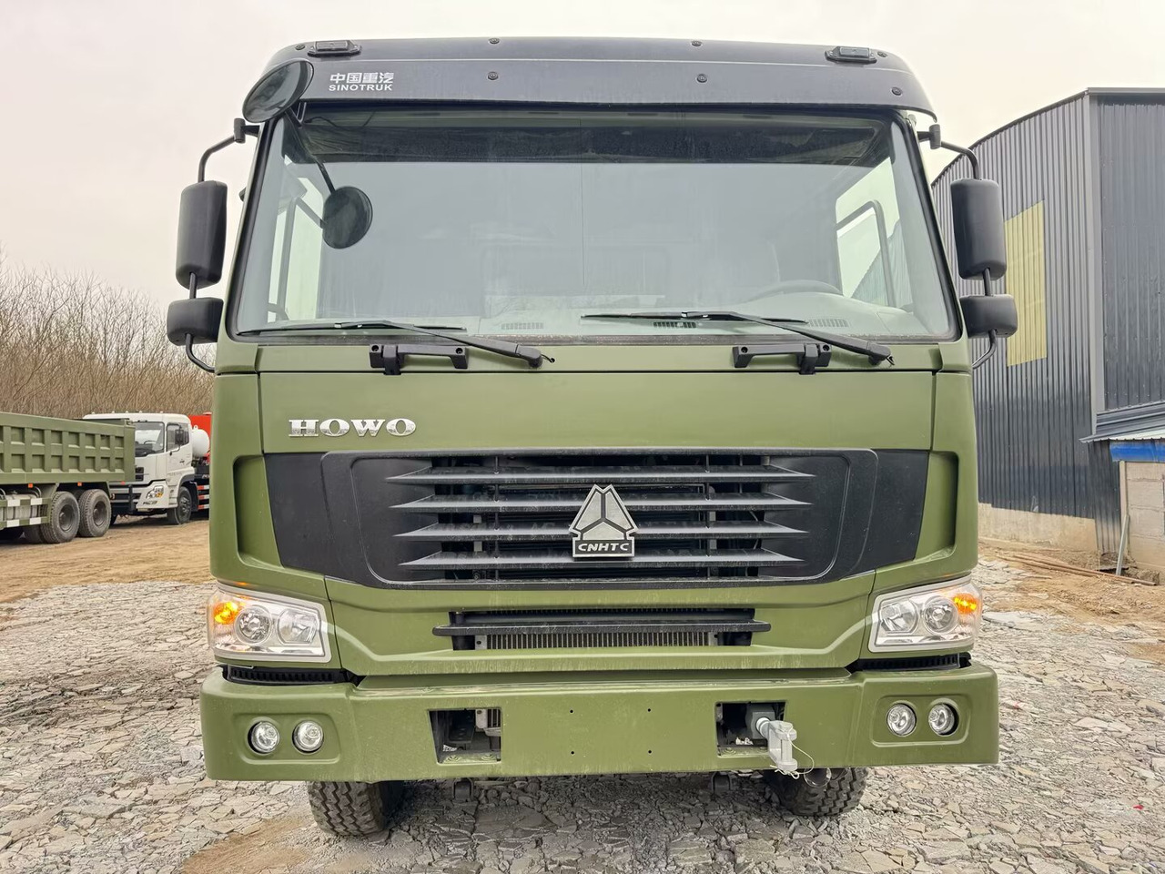 SINOTRUK HOWO 6x4 - Tovornjak prekucnik: slika 3 SINOTRUK HOWO 6x4 - Tovornjak prekucnik: slika 3