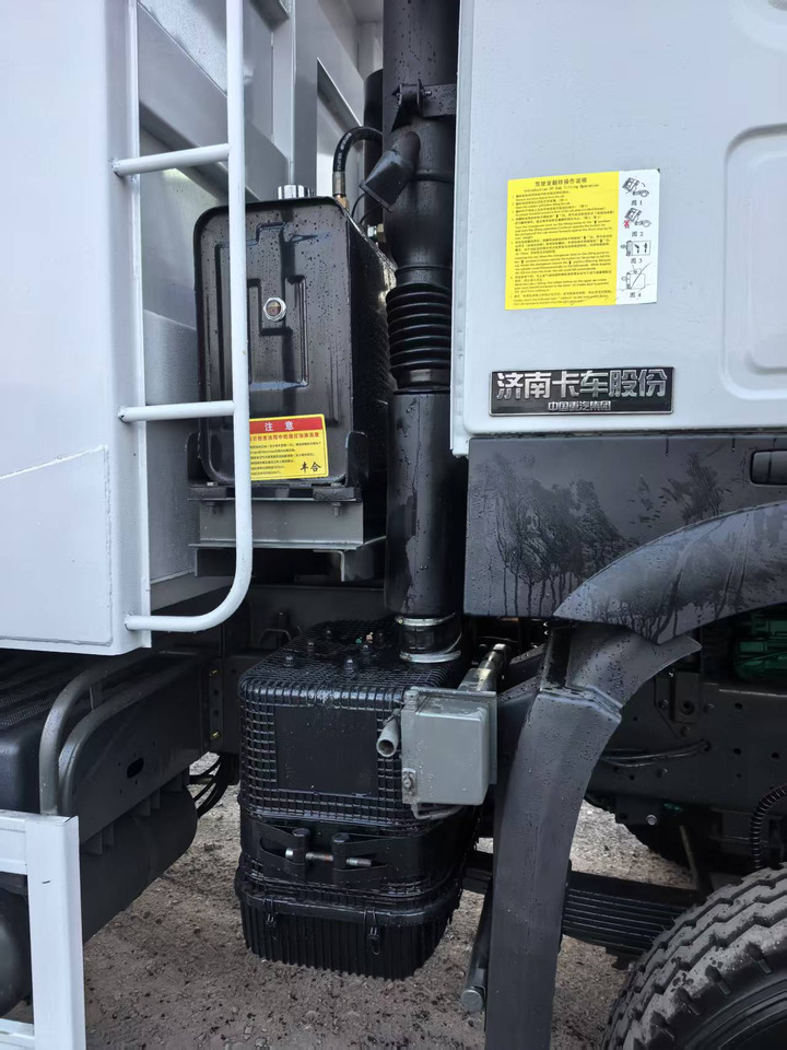 SINOTRUK HOWO 6x4 - Tovornjak prekucnik: slika 5 SINOTRUK HOWO 6x4 - Tovornjak prekucnik: slika 5