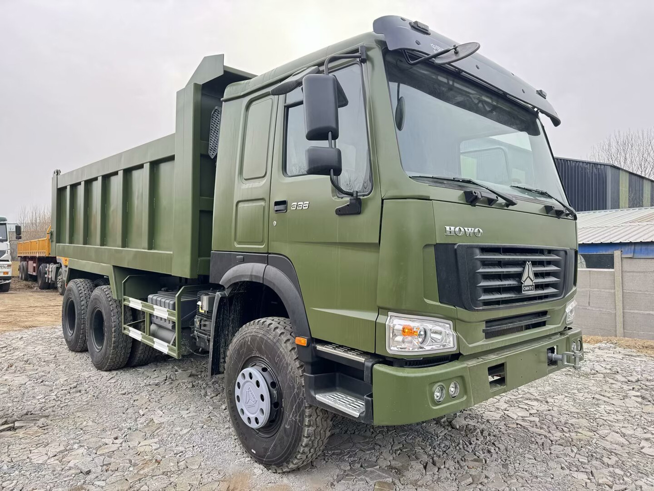 SINOTRUK HOWO 6x4 - Tovornjak prekucnik: slika 4 SINOTRUK HOWO 6x4 - Tovornjak prekucnik: slika 4