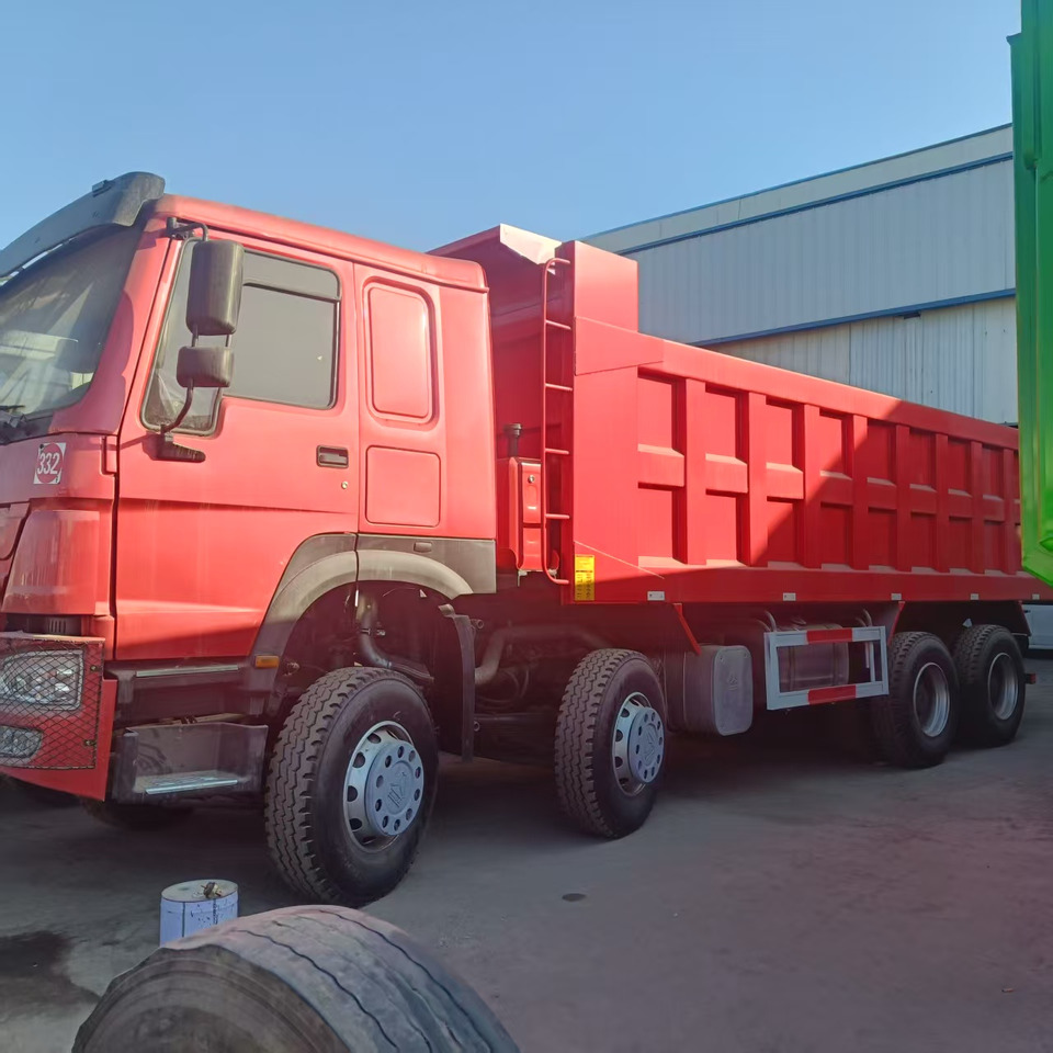 SINOTRUK HOWO 8x4 - Tovornjak prekucnik: slika 2 SINOTRUK HOWO 8x4 - Tovornjak prekucnik: slika 2