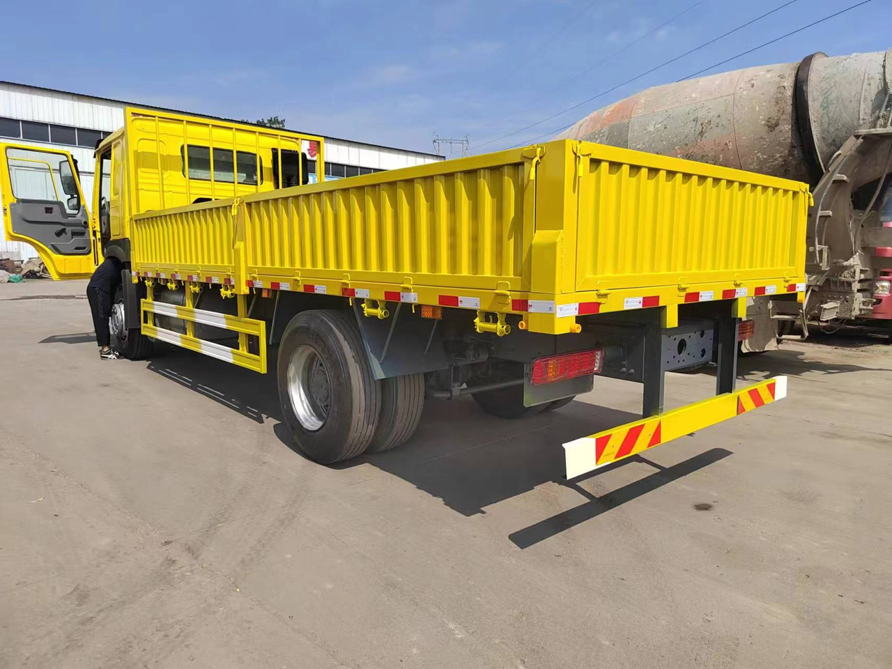 SINOTRUK HOWO - Tovornjak prekucnik: slika 5 SINOTRUK HOWO - Tovornjak prekucnik: slika 5