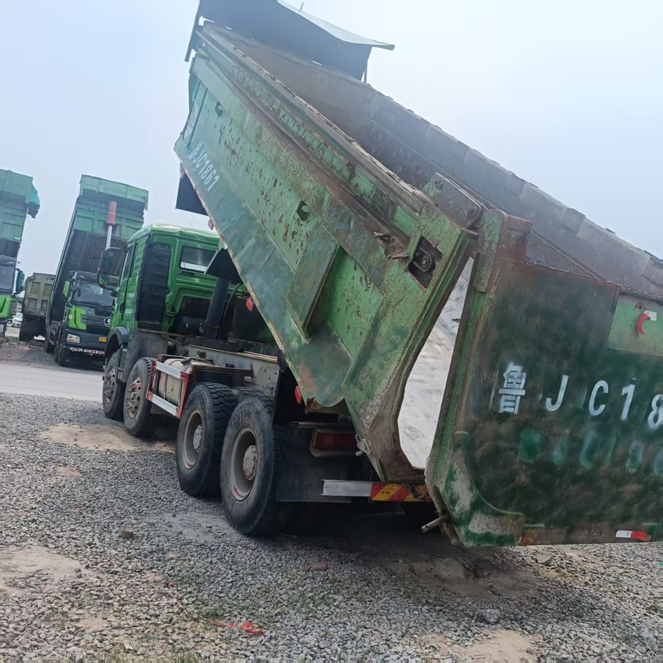 SINOTRUK HOWO - Tovornjak prekucnik: slika 5 SINOTRUK HOWO - Tovornjak prekucnik: slika 5