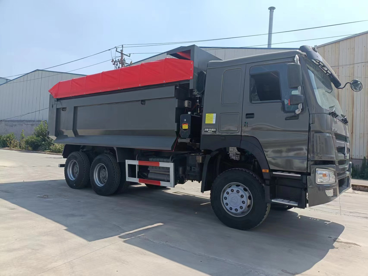 SINOTRUK HOWO - Tovornjak zabojnik: slika 4 SINOTRUK HOWO - Tovornjak zabojnik: slika 4