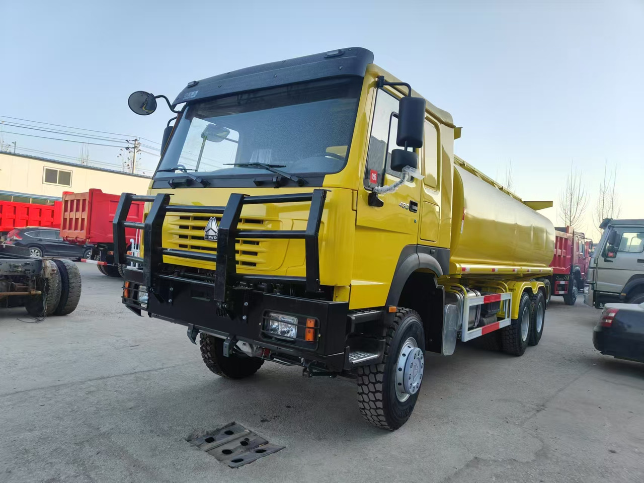 SINOTRUK HOWO - Tovornjak cisterna: slika 2 SINOTRUK HOWO - Tovornjak cisterna: slika 2