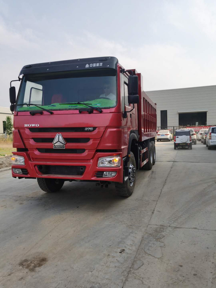 SINOTRUK HOWO - Tovornjak prekucnik: slika 2 SINOTRUK HOWO - Tovornjak prekucnik: slika 2