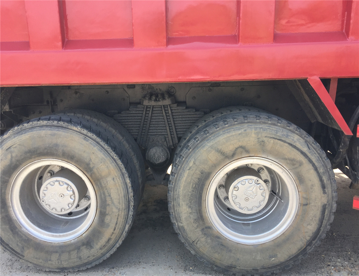 SINOTRUK HOWO - Tovornjak prekucnik: slika 1 SINOTRUK HOWO - Tovornjak prekucnik: slika 1