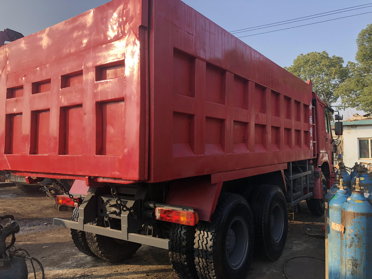 SINOTRUK HOWO - Tovornjak prekucnik: slika 4 SINOTRUK HOWO - Tovornjak prekucnik: slika 4
