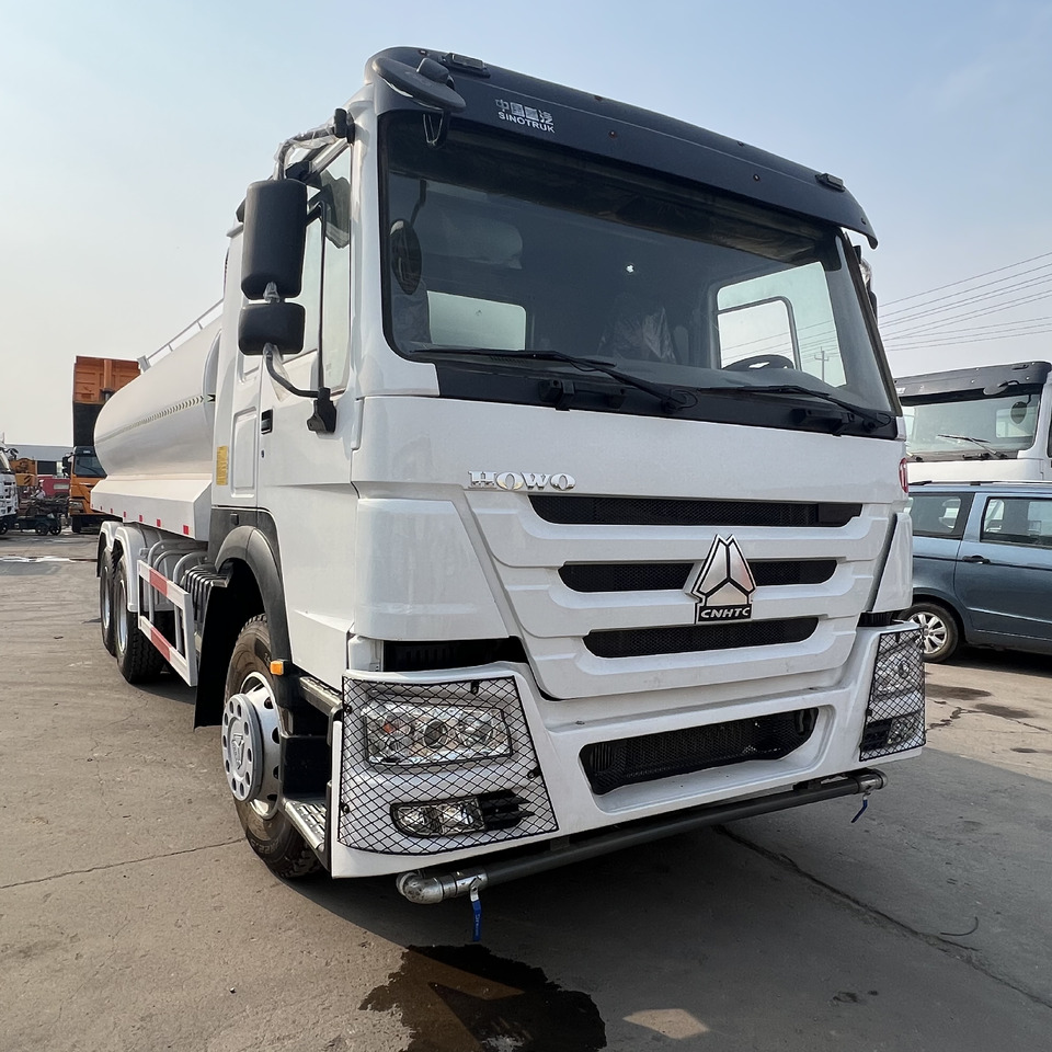 SINOTRUK HOWO sprinkler - Tovornjak cisterna: slika 1 SINOTRUK HOWO sprinkler - Tovornjak cisterna: slika 1