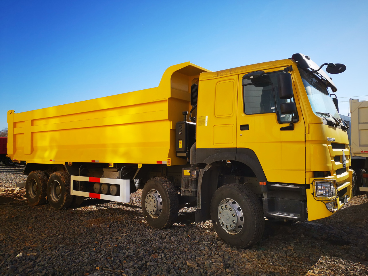 SINOTRUK Howo - Tovornjak prekucnik: slika 4 SINOTRUK Howo - Tovornjak prekucnik: slika 4