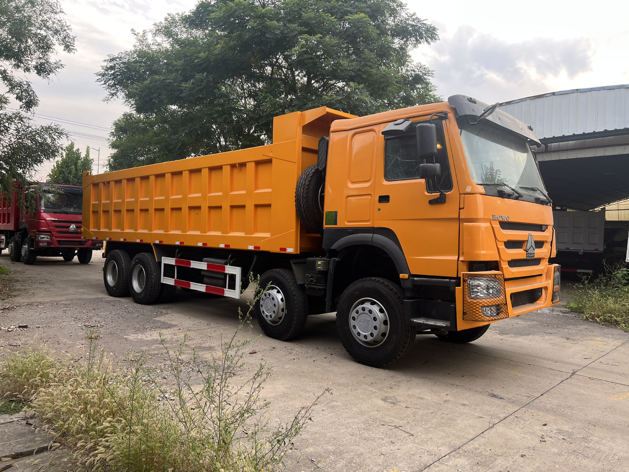 SINOTRUK Howo - Tovornjak prekucnik: slika 4 SINOTRUK Howo - Tovornjak prekucnik: slika 4