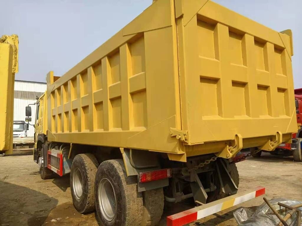 Sinotruk Howo - Tovornjak prekucnik: slika 2 Sinotruk Howo - Tovornjak prekucnik: slika 2