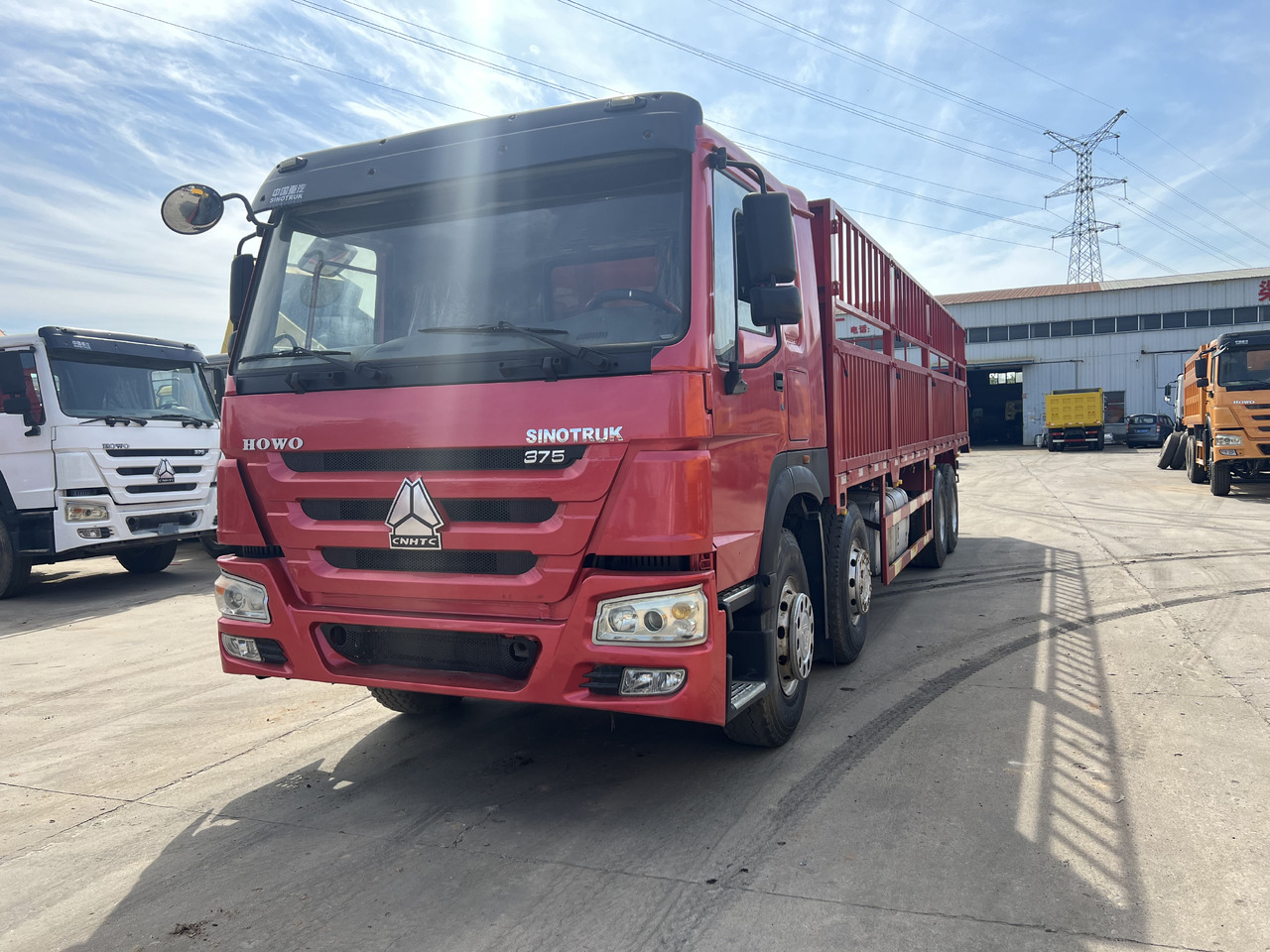 Tovornjak SINOTRUK HOWO 8*4 Fence Truck: slika 8