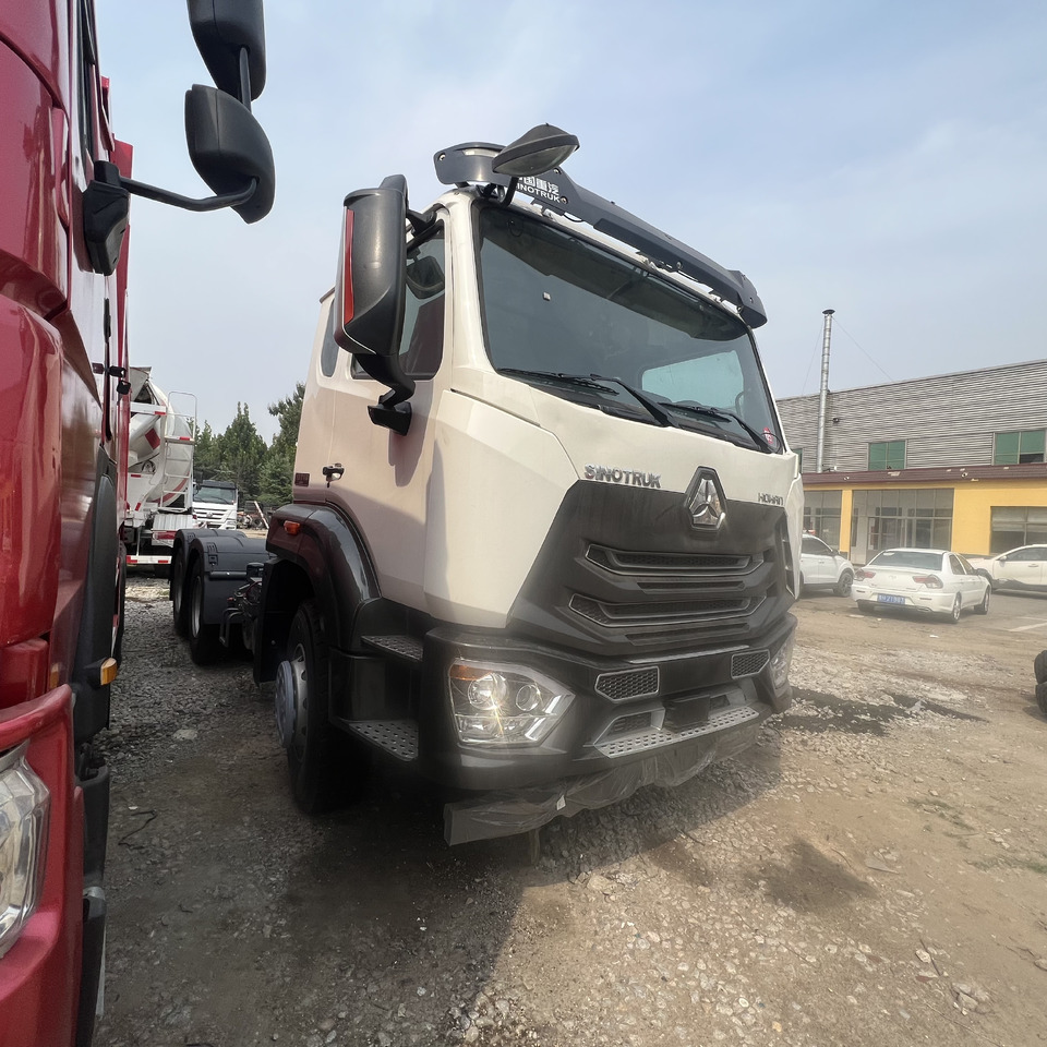 SINOTRUK HOHAN - Vlačilec: slika 2 SINOTRUK HOHAN - Vlačilec: slika 2