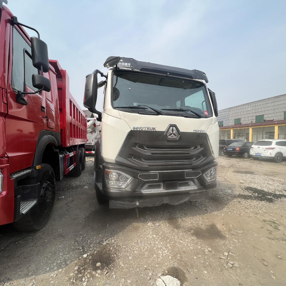 SINOTRUK HOHAN - Vlačilec: slika 1 SINOTRUK HOHAN - Vlačilec: slika 1
