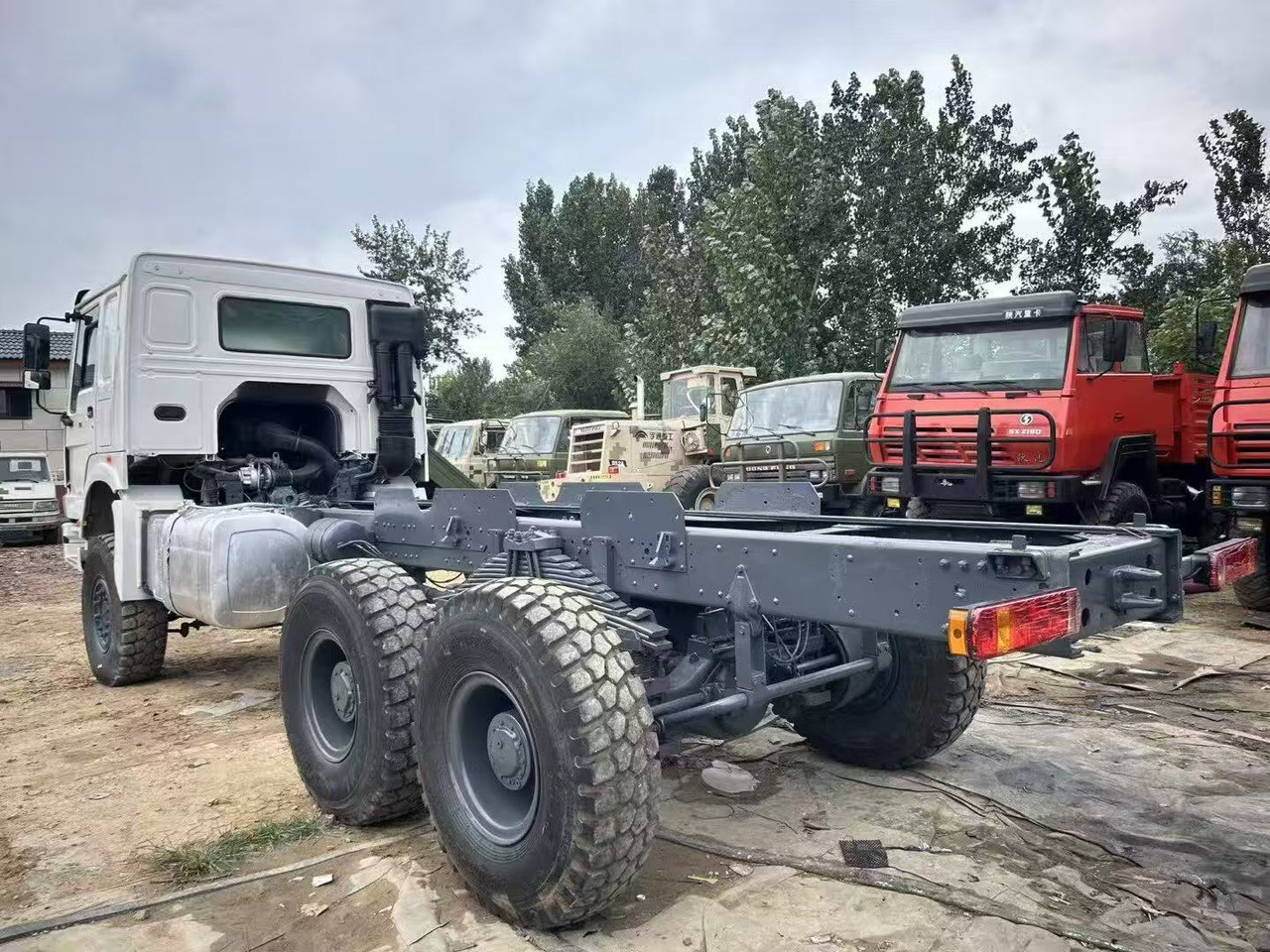 SINOTRUK HOWO - Vlačilec: slika 4 SINOTRUK HOWO - Vlačilec: slika 4