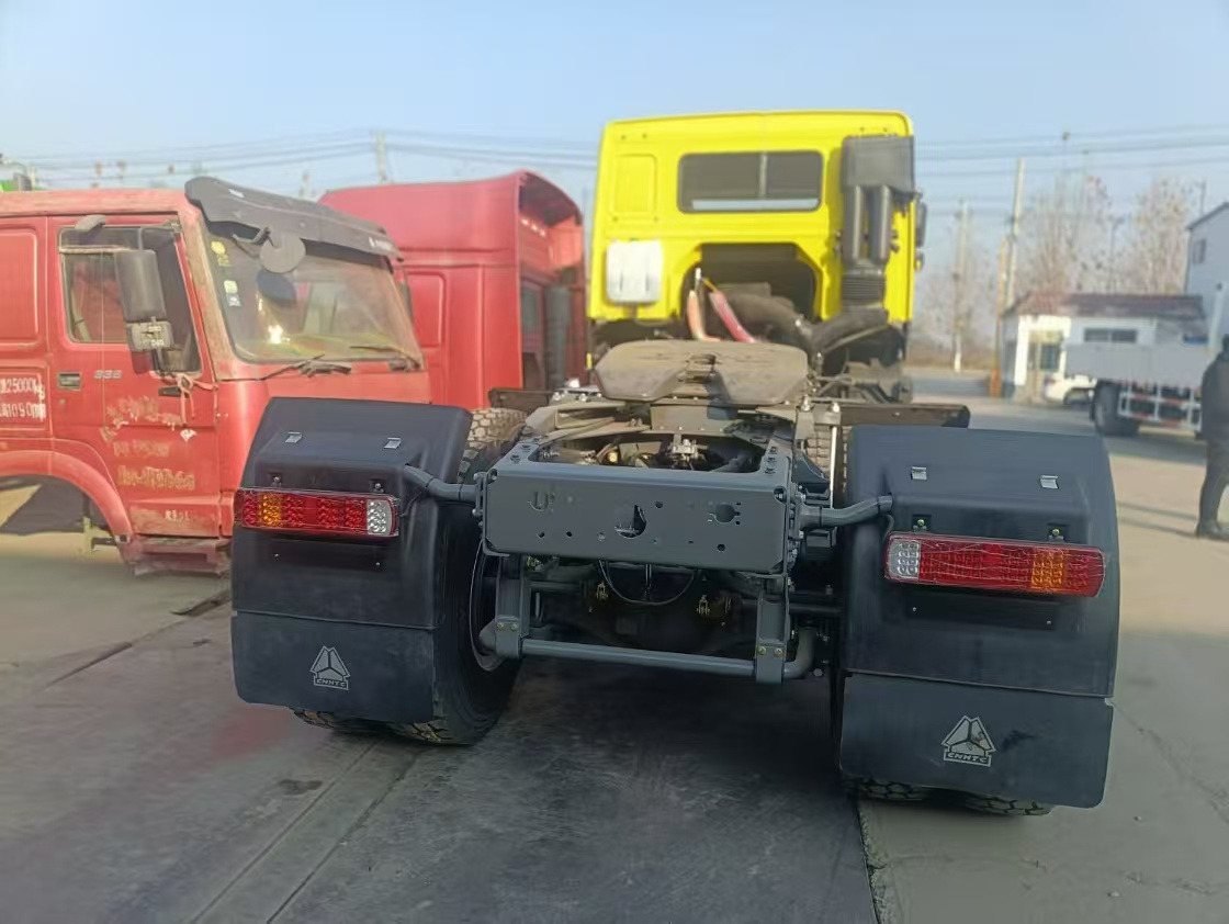 SINOTRUK HOWO - Vlačilec: slika 3 SINOTRUK HOWO - Vlačilec: slika 3