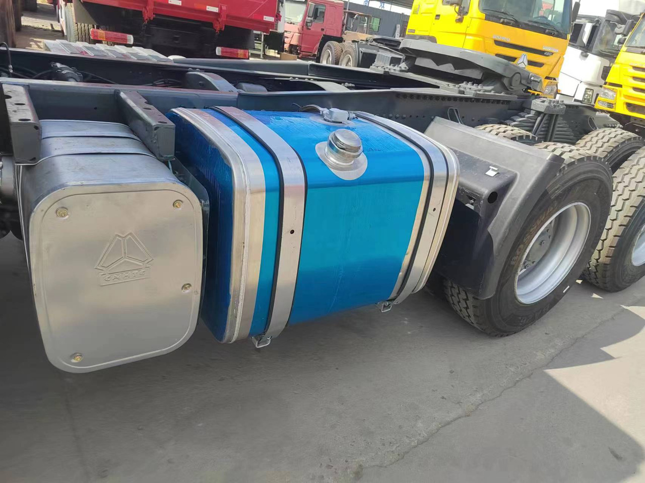 SINOTRUK HOWO trailer head - Vlačilec: slika 5 SINOTRUK HOWO trailer head - Vlačilec: slika 5