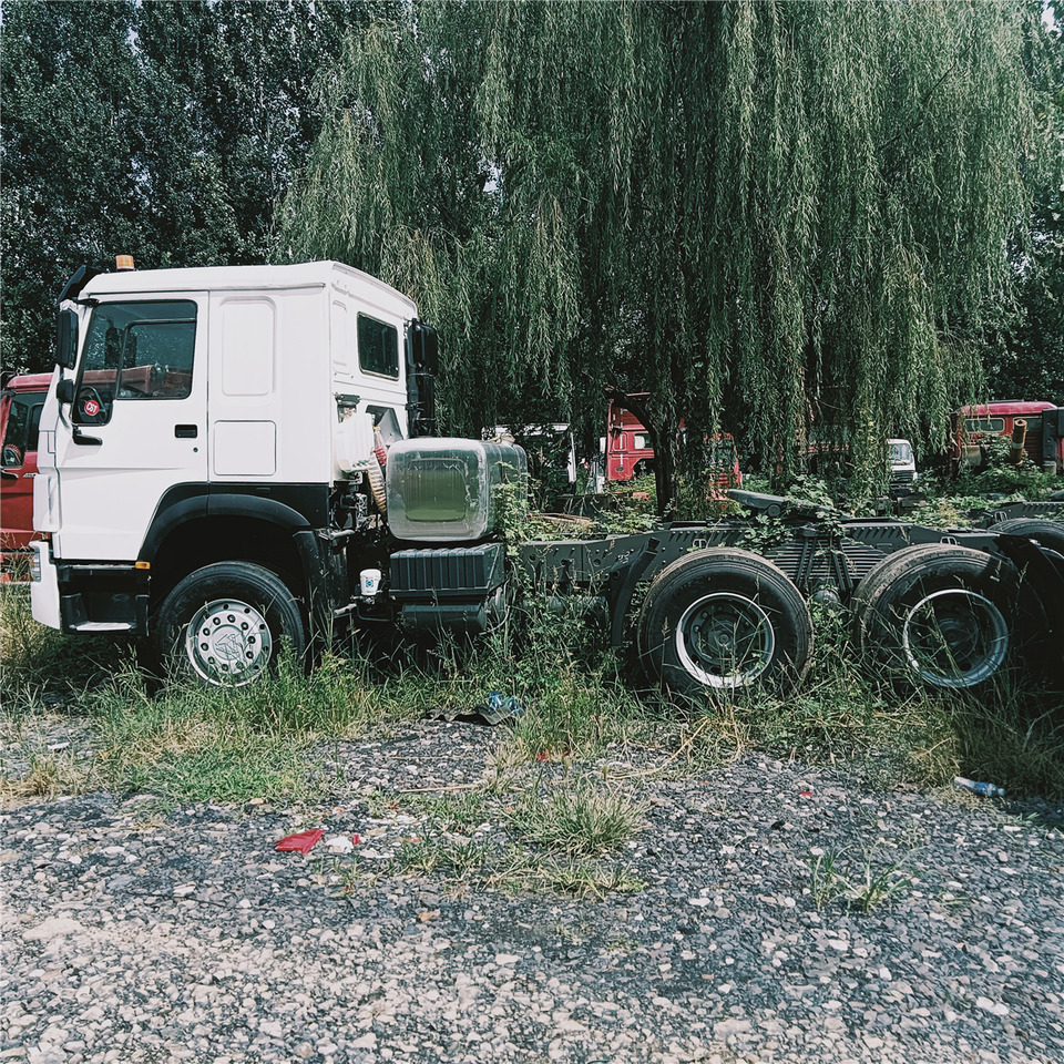 SINOTRUK HOWO trailer head - Vlačilec: slika 3 SINOTRUK HOWO trailer head - Vlačilec: slika 3