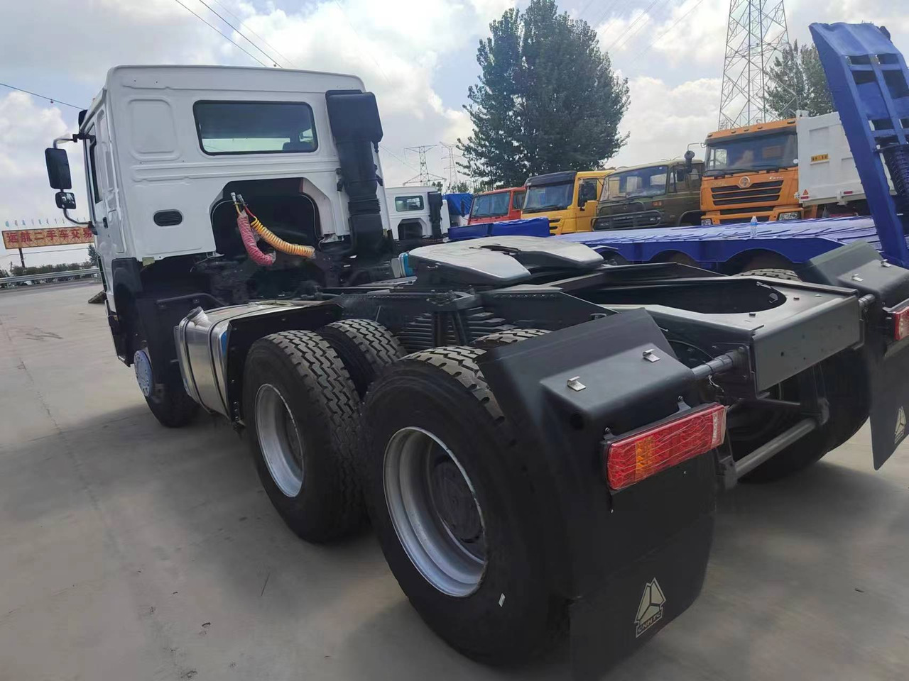 SINOTRUK HOWO trailer head - Vlačilec: slika 5 SINOTRUK HOWO trailer head - Vlačilec: slika 5