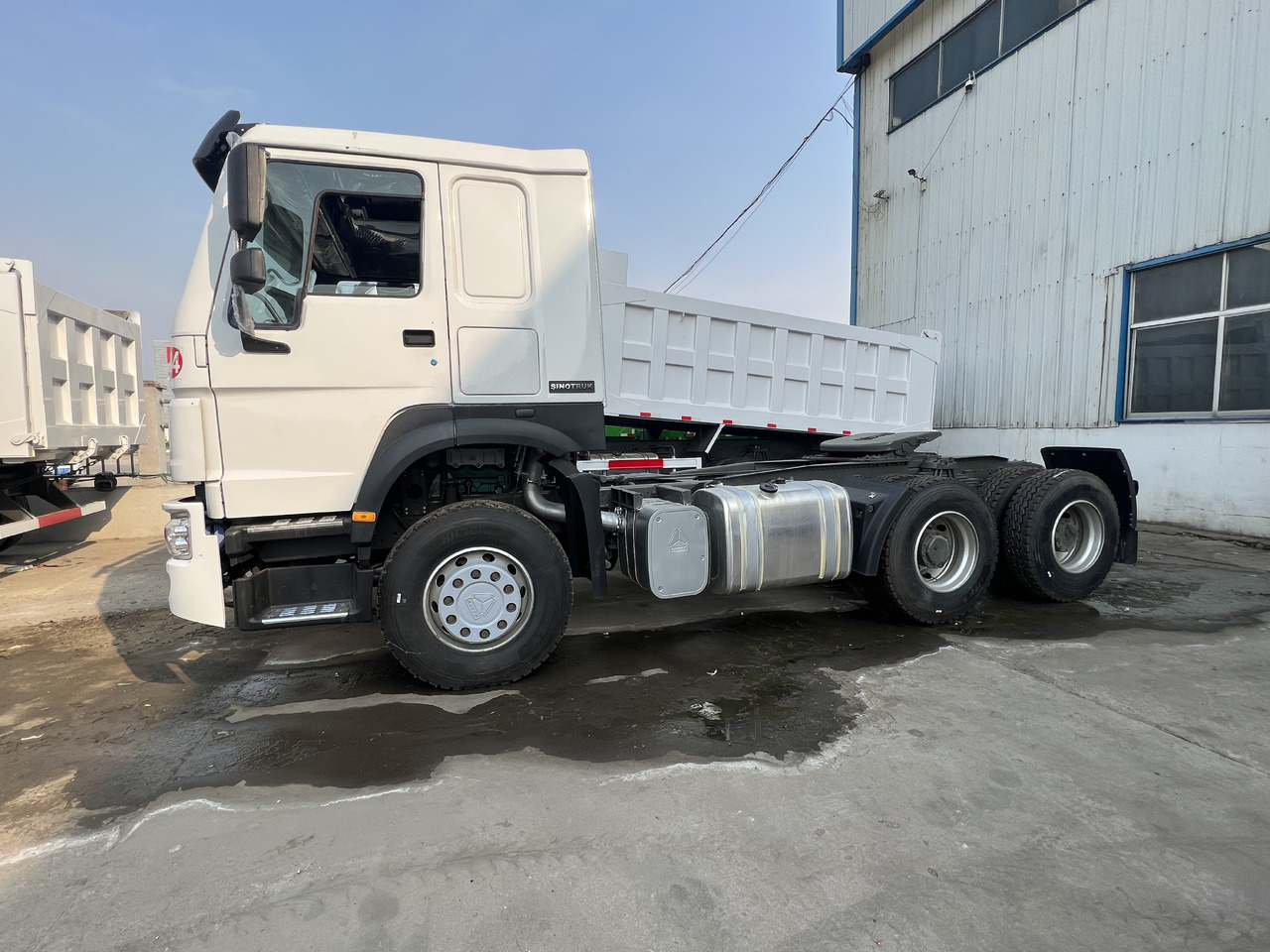 SINOTRUK HOWO tralier head lizing SINOTRUK HOWO tralier head: slika 8