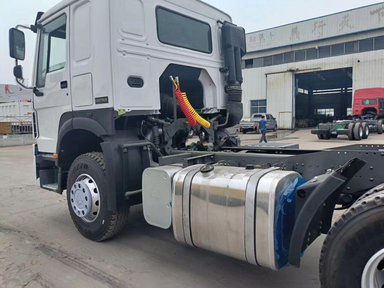 Sinotruk Howo 371 - Vlačilec: slika 4 Sinotruk Howo 371 - Vlačilec: slika 4