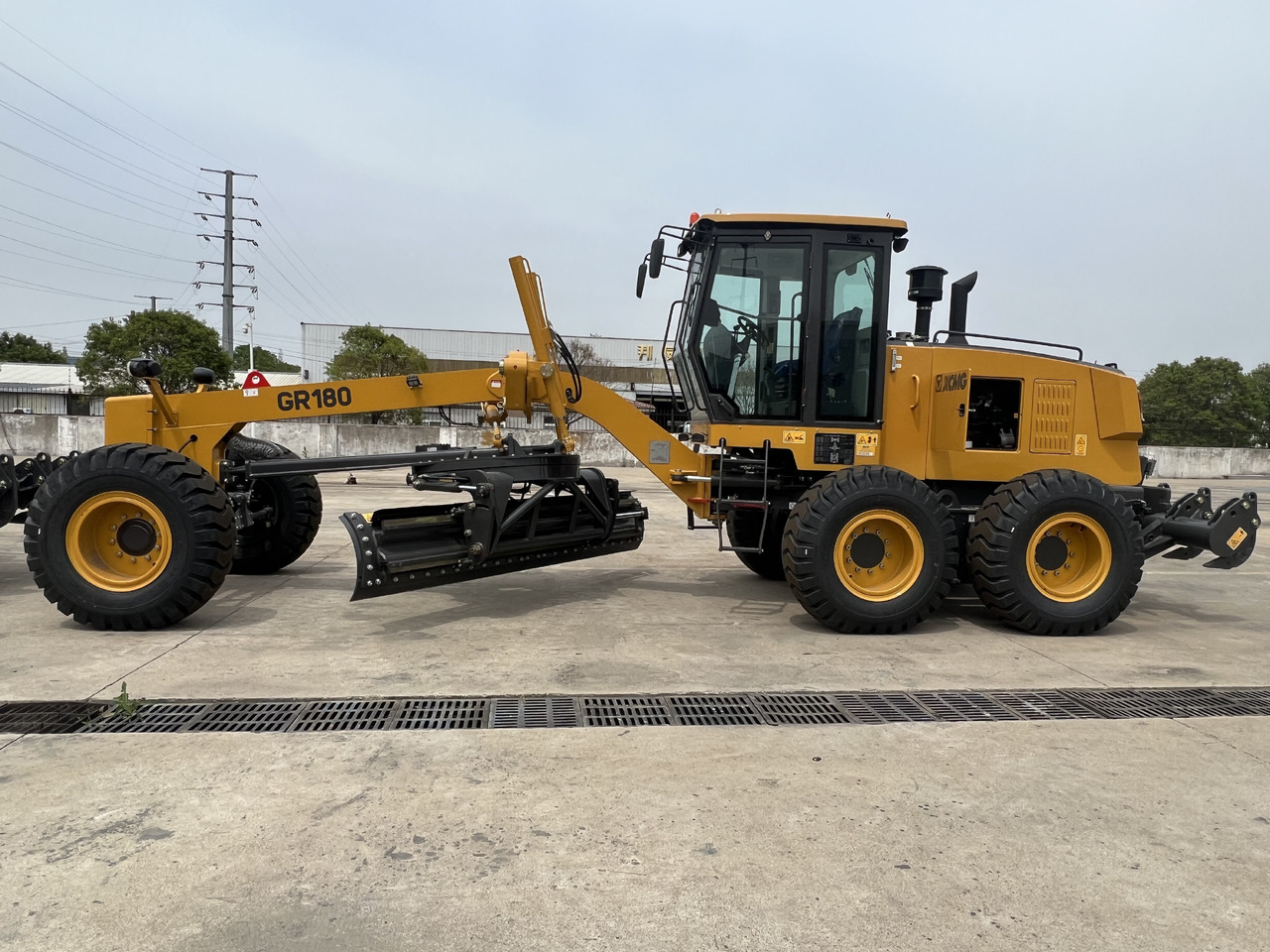 XCMG GR180 - Greder: slika 3 XCMG GR180 - Greder: slika 3