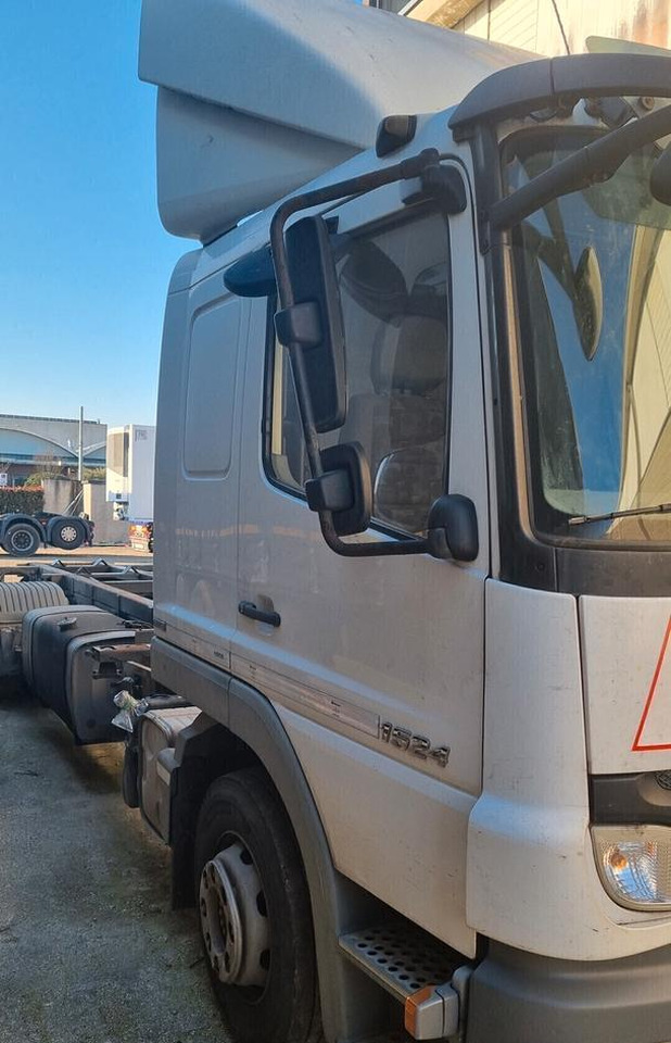 CABINA per Mercedes-Benz Atego 1524 - Kabina za Tovornjak: slika 2 CABINA per Mercedes-Benz Atego 1524 - Kabina za Tovornjak: slika 2