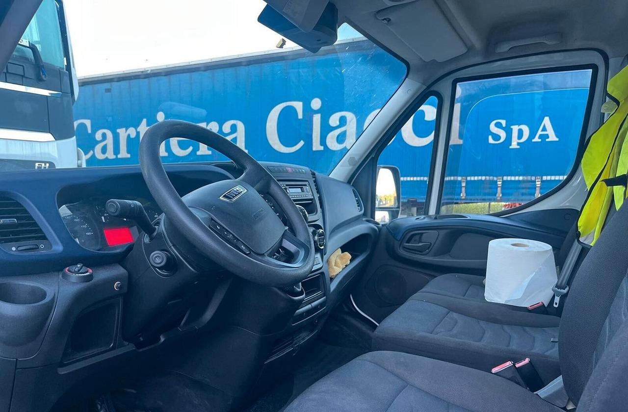 Iveco Daily 35-160 Passo Lungo e Tetto Alto - Furgon: slika 3 Iveco Daily 35-160 Passo Lungo e Tetto Alto - Furgon: slika 3