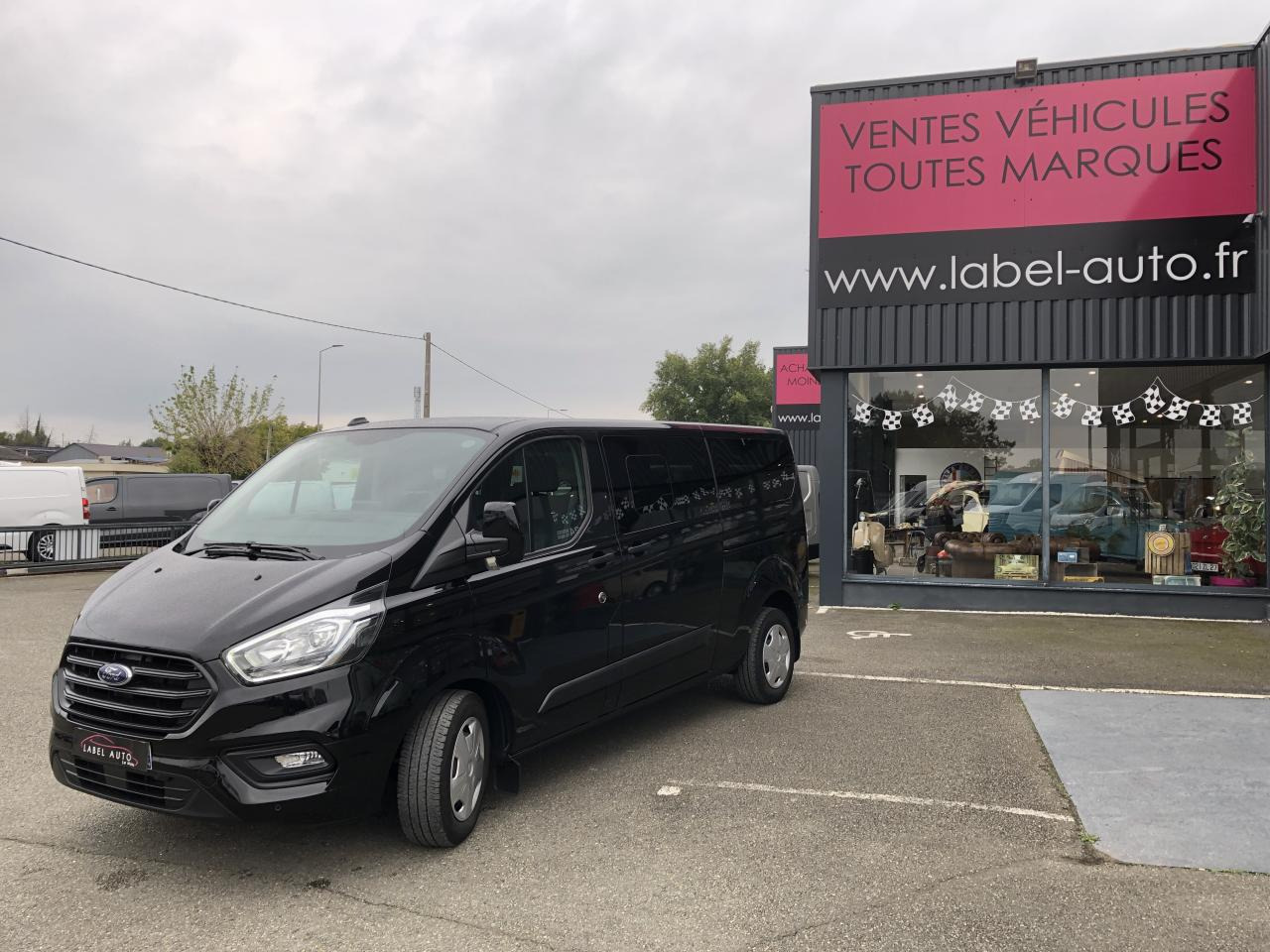 34 Transit Custom 2.0 EcoBlue 130 ch BVA S&S combi 9 places 320 L2H1 Trend Business - Potniški kombi: slika 4 34 Transit Custom 2.0 EcoBlue 130 ch BVA S&S combi 9 places 320 L2H1 Trend Business - Potniški kombi: slika 4