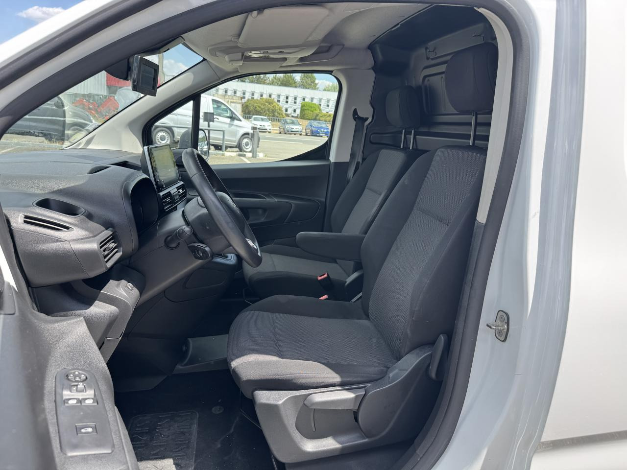 CITROEN berlingo M 650KG BLUEHDI 100 S&S DRIVER BVM5 - Furgon: slika 4 CITROEN berlingo M 650KG BLUEHDI 100 S&S DRIVER BVM5 - Furgon: slika 4