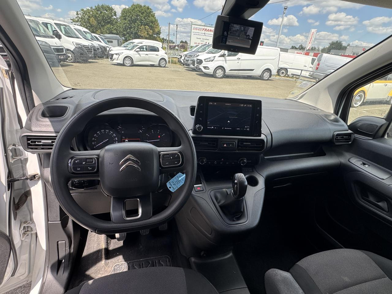 CITROEN berlingo M 650KG BLUEHDI 100 S&S DRIVER BVM5 - Furgon: slika 3 CITROEN berlingo M 650KG BLUEHDI 100 S&S DRIVER BVM5 - Furgon: slika 3